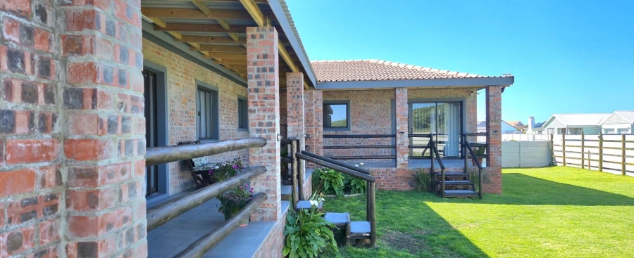 4 Bedroom Property for Sale in Kleinbaai Western Cape